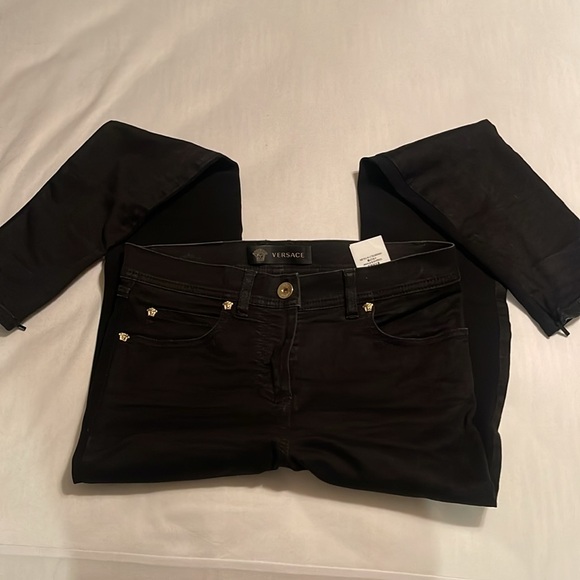 Versace Jean - Picture 2 of 4